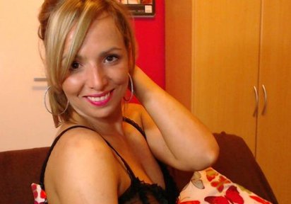 Chatterin  NinaHot